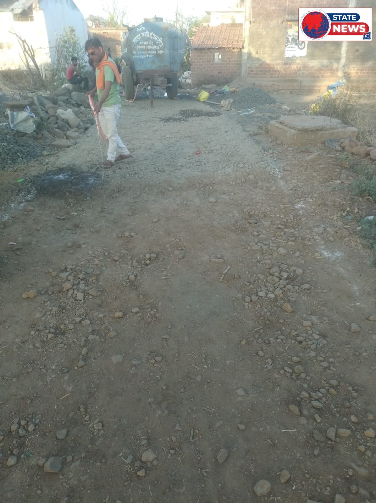 सड़क निर्माण में नियमों की उड़ रही धज्जियां 