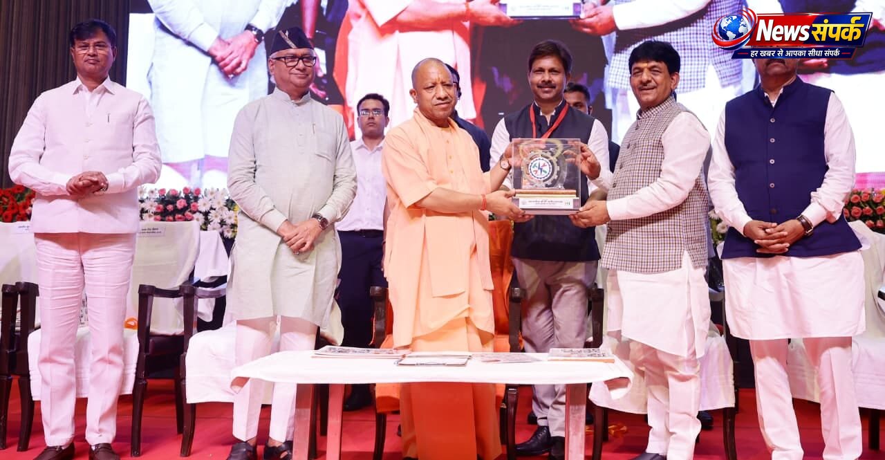 विश्व युवा कौशल दिवस पर मुख्यमंत्री योगी ने आत्मनिर्भर युवाओं का किया सम्मान