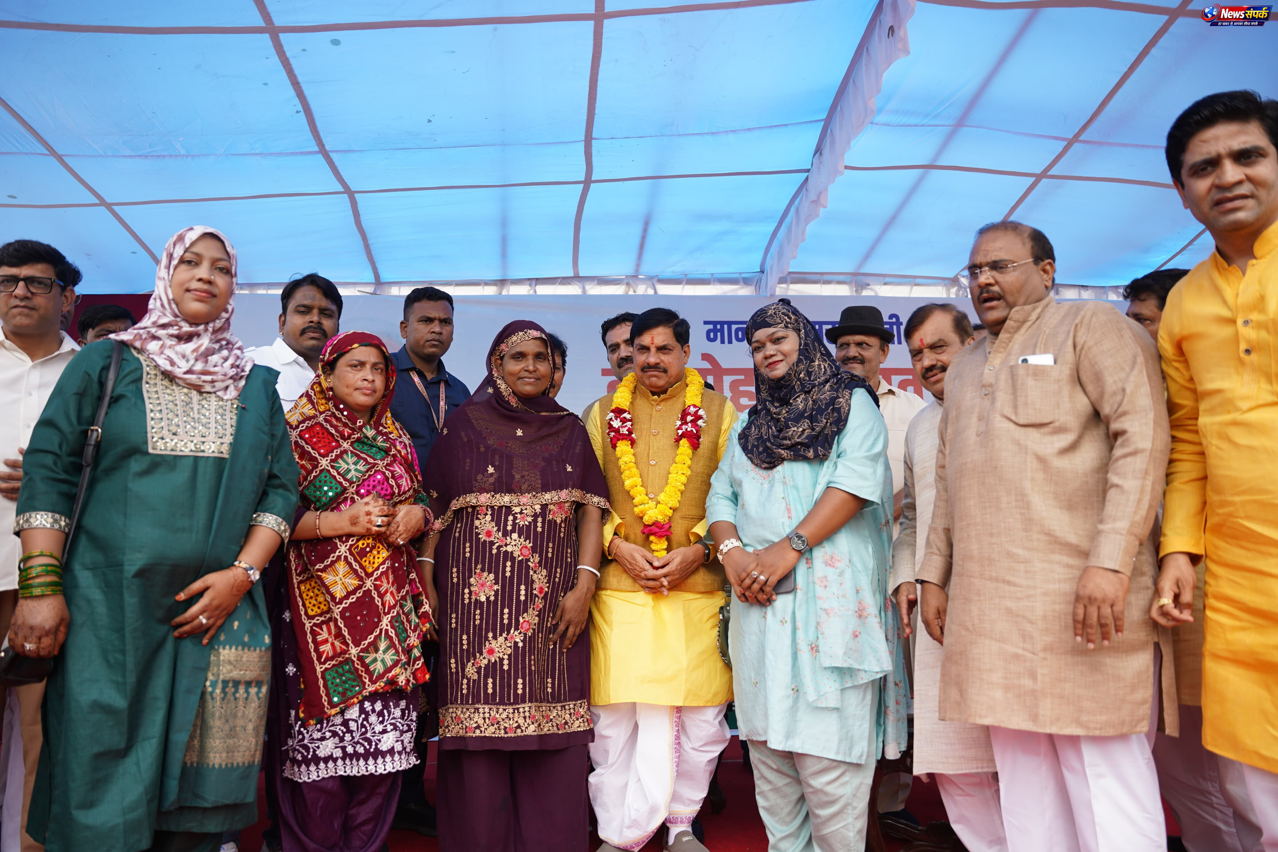 इंदौर में समान नागरिक संहिता के समर्थन में विभिन्न धर्मों के प्रतिनिधियों ने किया मुख्यमंत्री का स्वागत