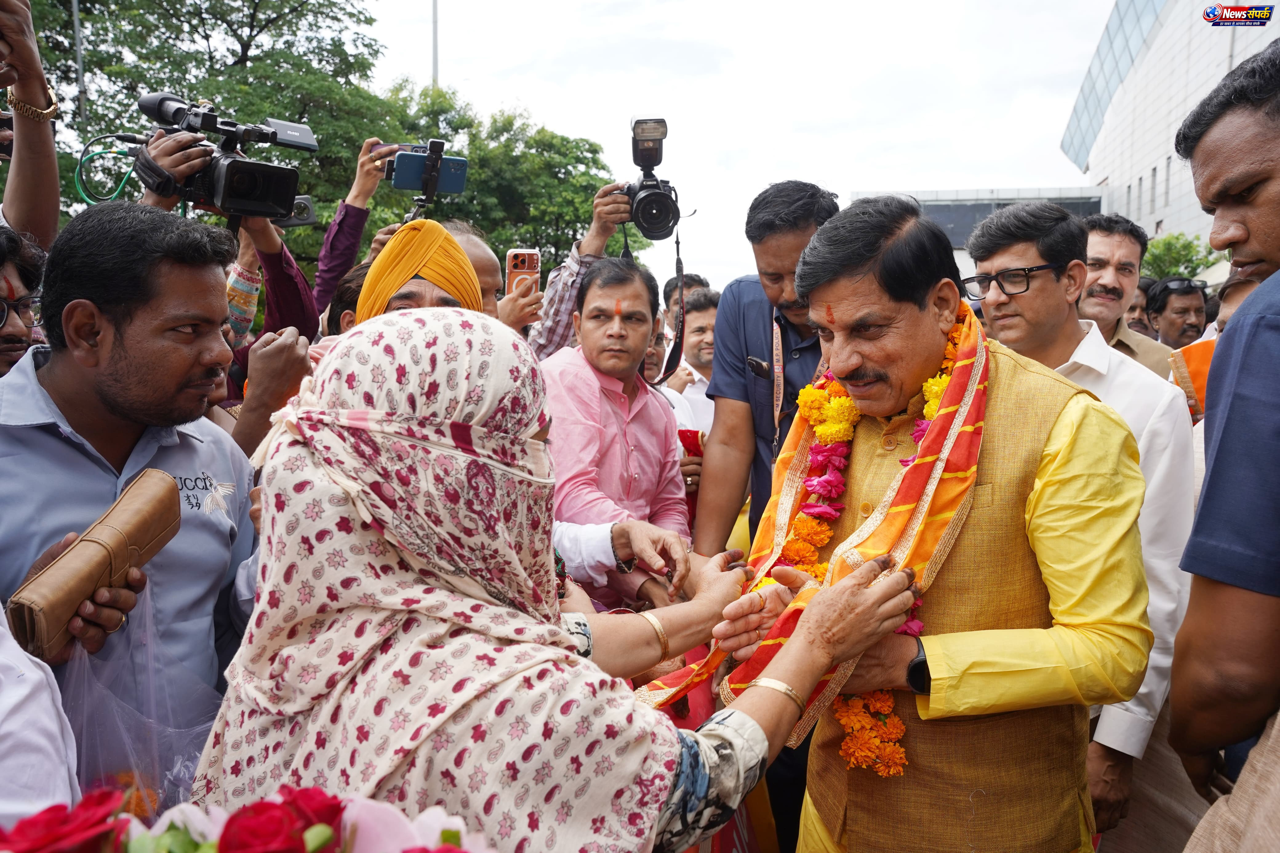 इंदौर में समान नागरिक संहिता के समर्थन में विभिन्न धर्मों के प्रतिनिधियों ने किया मुख्यमंत्री का स्वागत
