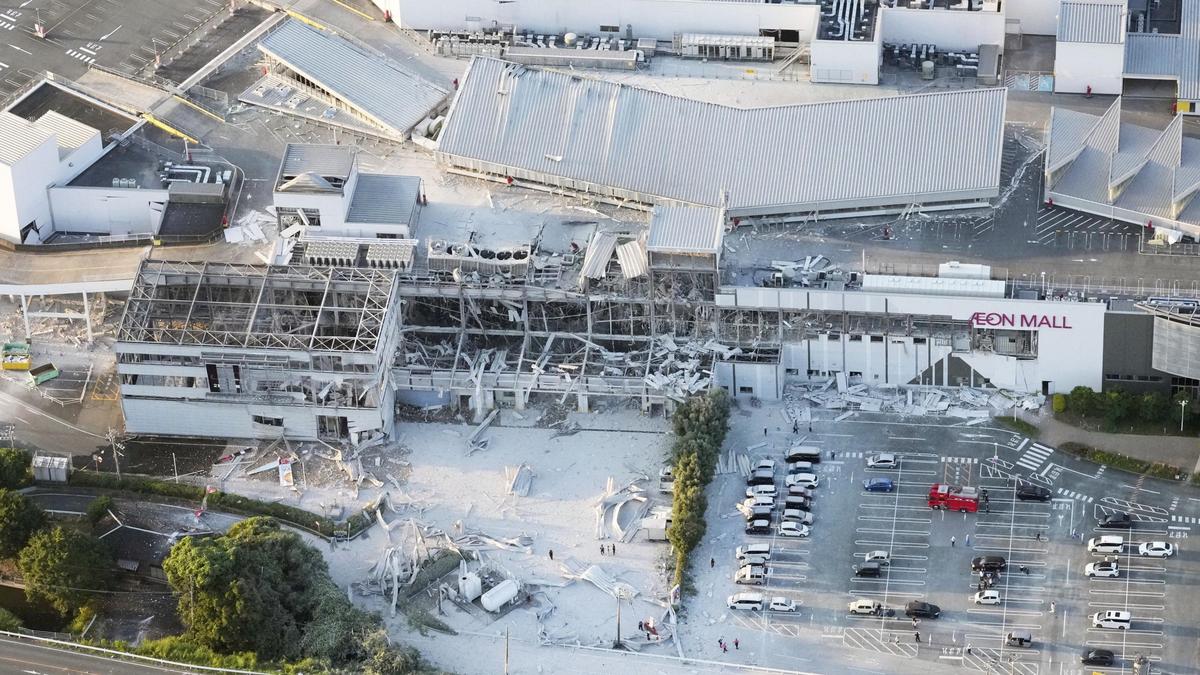 Mall Collapse in Japan Leaves Many Trapped