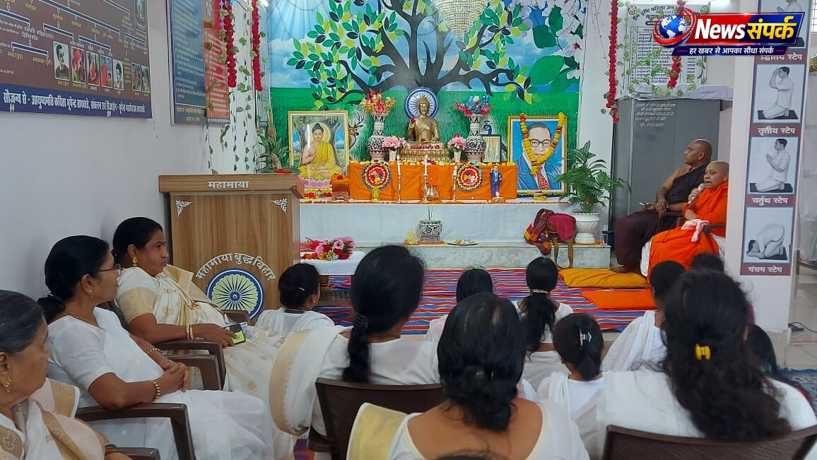 करुणा बुद्ध विहार में धम्म चक्क पवत्तन दिवस पर श्रद्धालुओं ने लिया उपोसथ व्रत, भिक्षु संघ को किया धम्मदान