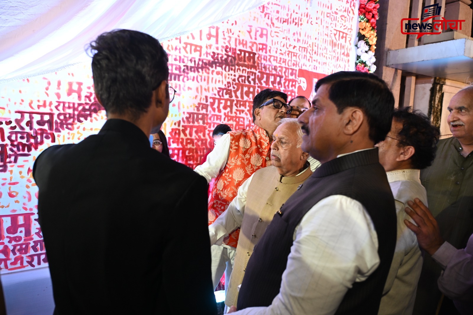 सीएम डॉ मोहन यादव ने किया नीब करौरी बाबा की कलाकृति का शुभारंभ