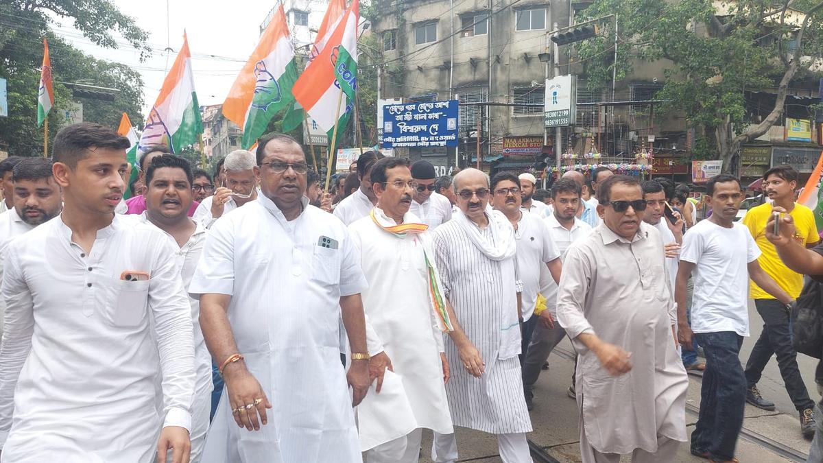 Congress Stages Kolkata Rally Protesting Worker Atrocities and Hawker Evictions