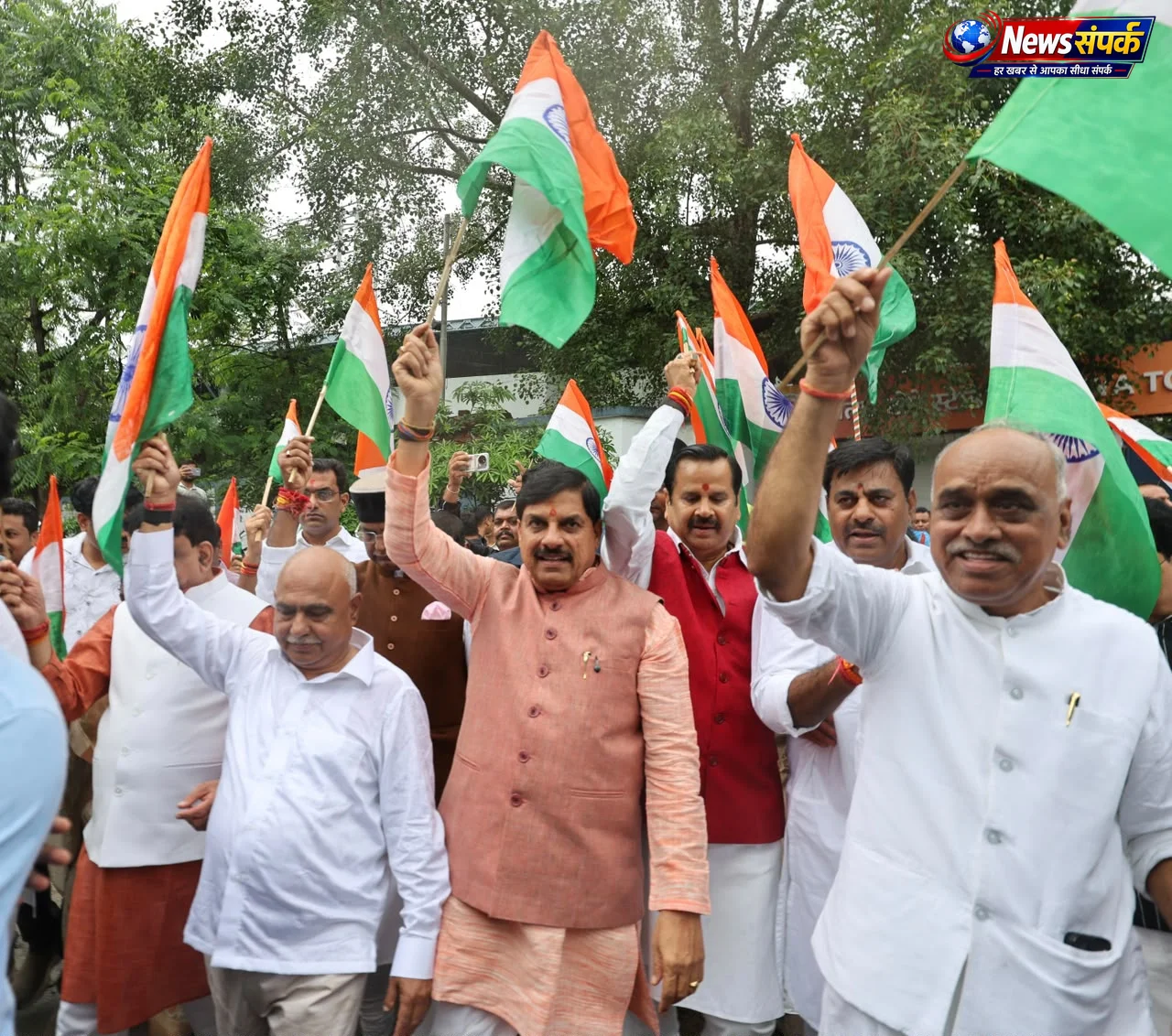 मुख्यमंत्री डॉ. यादव ने "हर घर तिरंगा अभियान-तिरंगा यात्रा" का शुभारंभ किया।