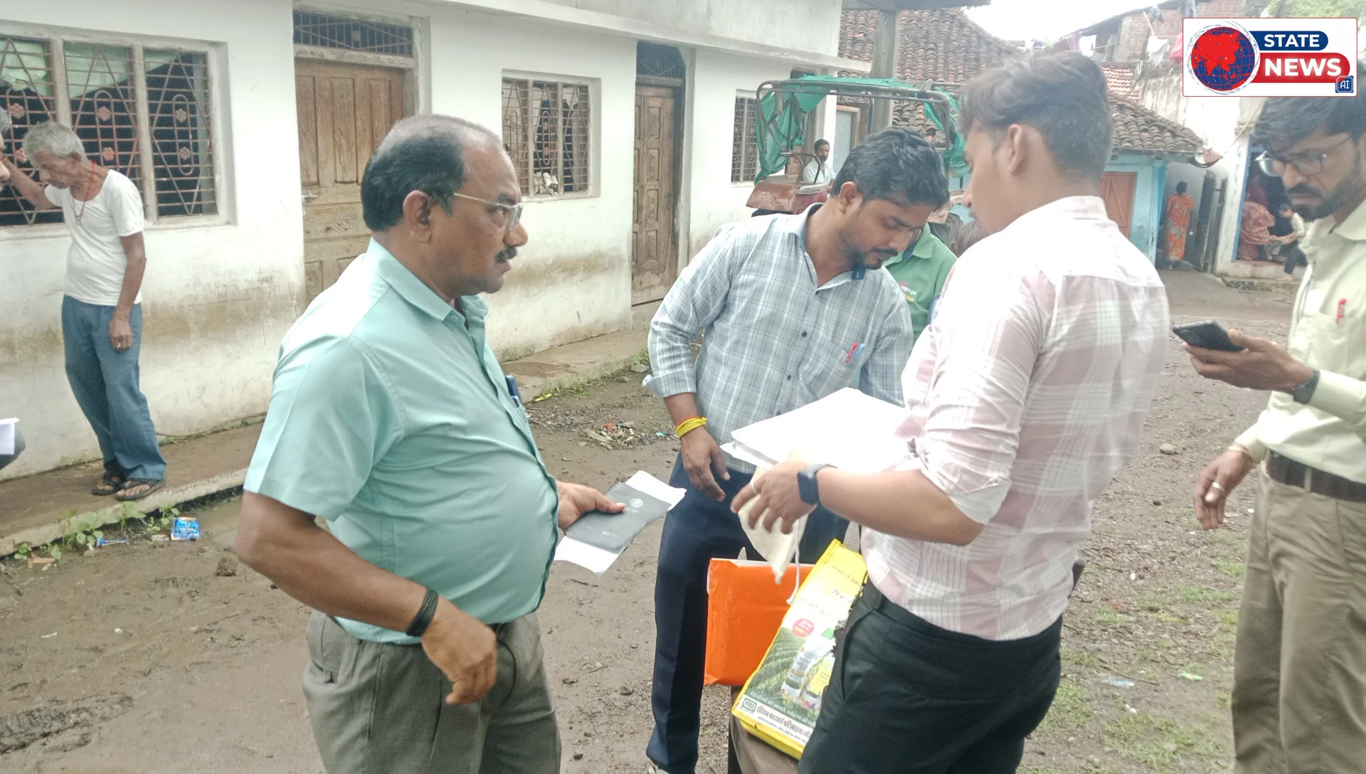 सोशल मीडिया पर वायरल वीडियो के बाद कृषि विभाग की बड़ी कार्रवाई, 112 बोरी खाद जब्त  देवरी। सोशल मीडिया पर वायरल हुए 