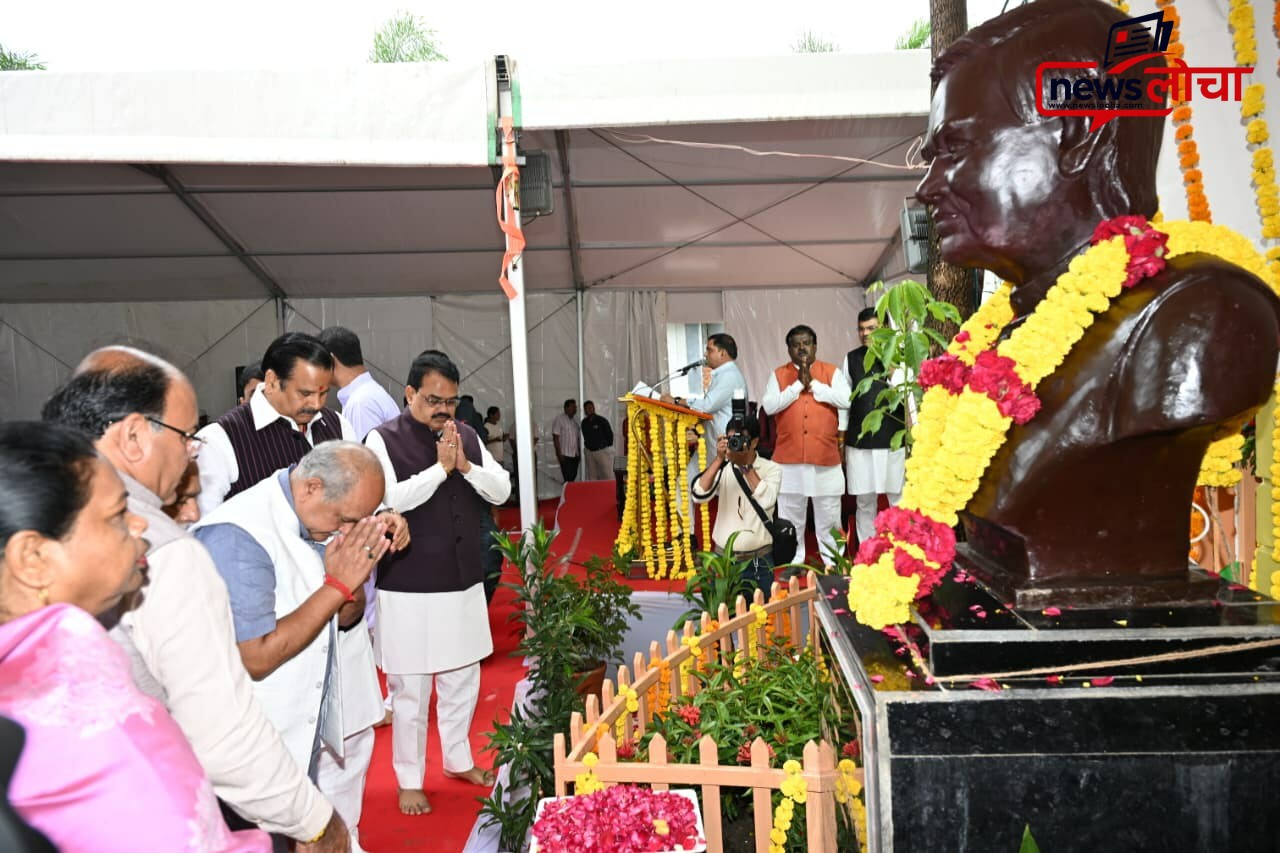 अटल जी की पुण्यतिथि पर प्रतिमा का अनावरण 