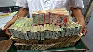भारत में धनी कहलाने के लिए कितने रूपये चाहिए ?