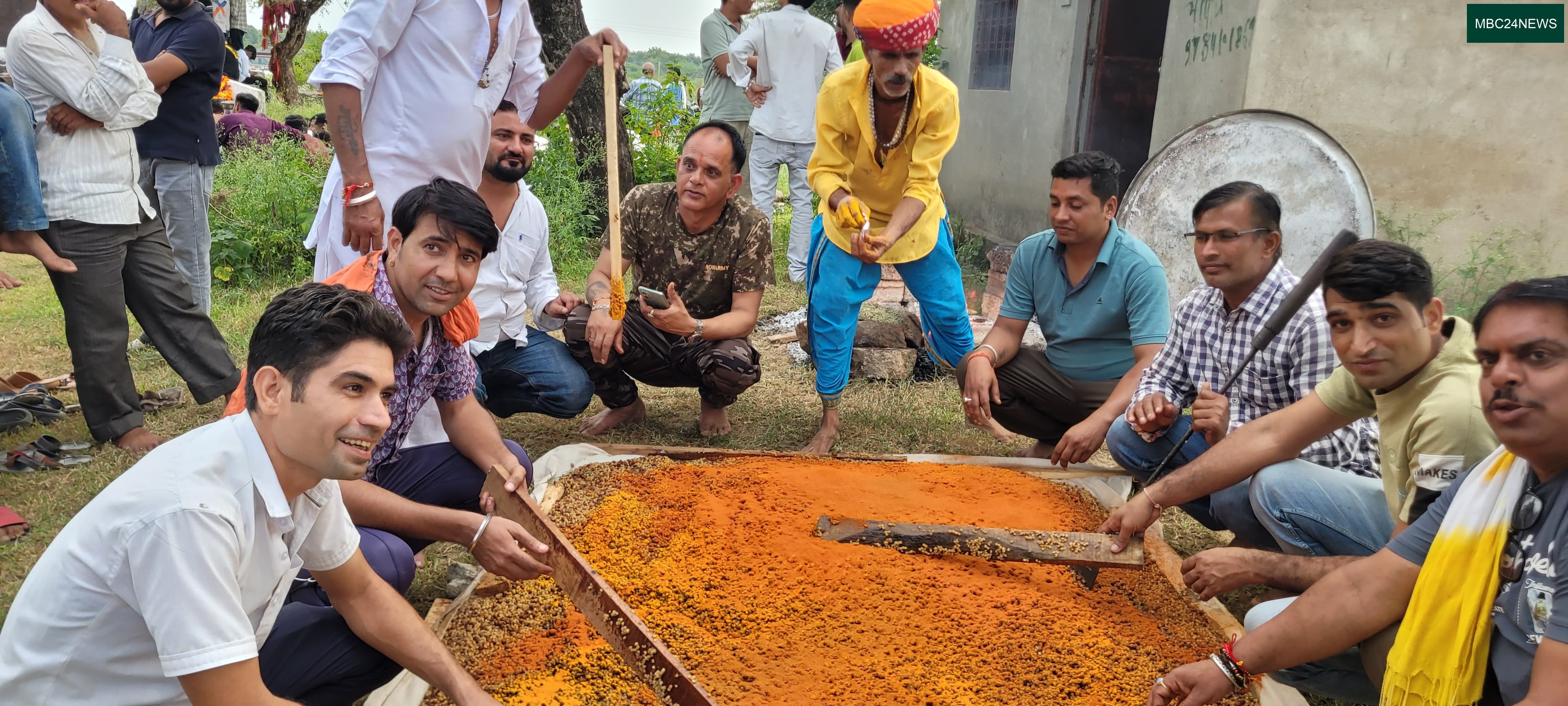 घुघरी के भोग के साथ ही आसमान में छाए बादल शुरू  बारिश
