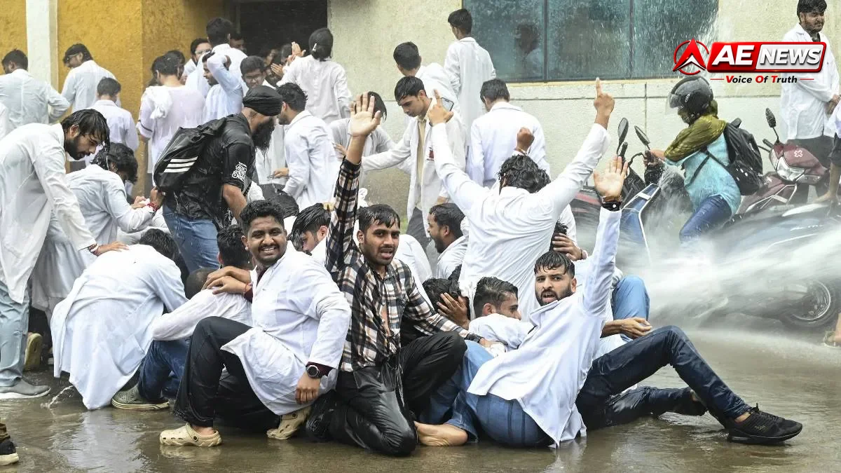 MP में इंटर्न डॉक्टर्स की हड़ताल खत्म; पुलिस लाठीचार्ज में घायल छात्रों का होगा इलाज, अस्पतालों में सामान्य होंगी स्वास्थ्य सेवाएं