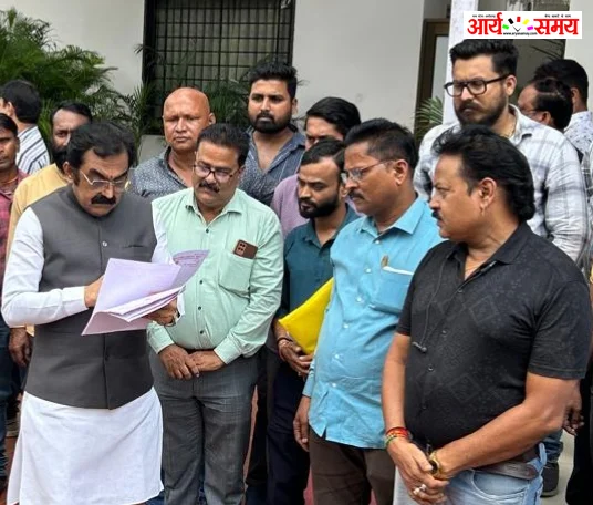 Jabalpur News: RDVV कुलगुरु प्रो. वर्मा को हटाने की मांग लेकर कर्मचारी संघ पहुंचा पीडब्ल्यूडी मंत्री के दरबार में
