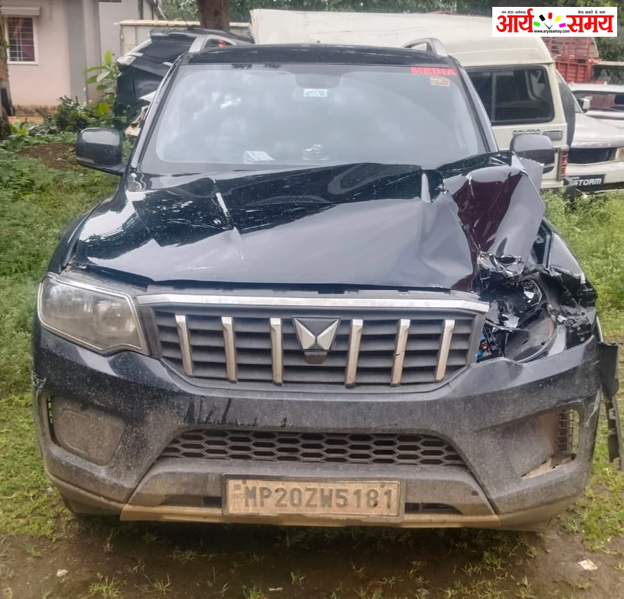 Jabalpur News: टोल प्लाजा का बैरियर तोड़कर भाग रही स्कॉर्पियो में मिली 4 लाख की अवैध शराब, आरोपी गिरफ्तार