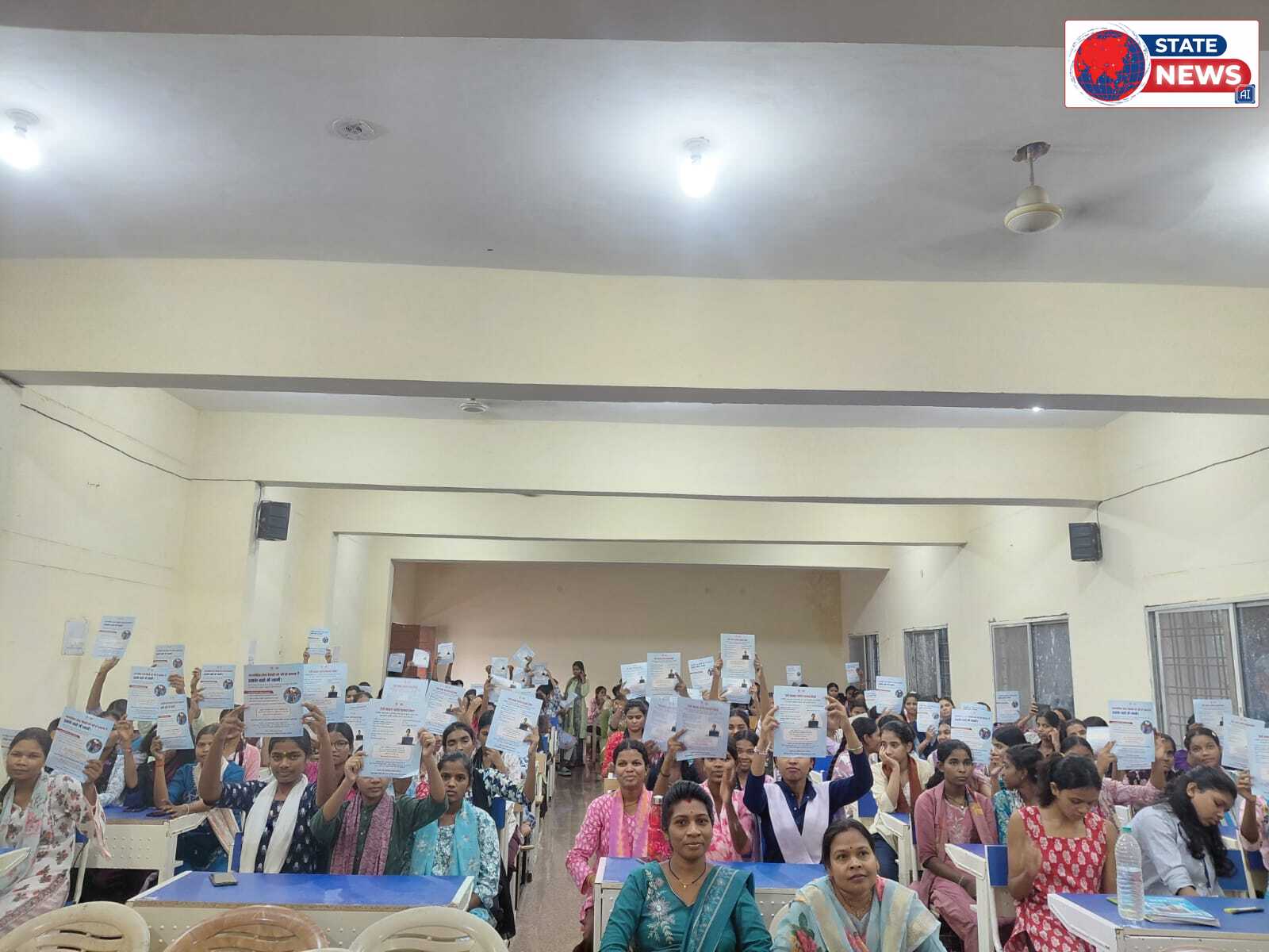 मंडला कॉलेज में आत्महत्या रोकथाम जागरूकता कार्यक्रम आयोजित