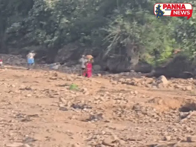 पन्ना की नदी में हीरे तलाशने पहुंचे हजारों ग्रामीण, 4 से 5 हजार लोगों ने डाला था डेरा, वन विभाग की सख्ती के बाद लौटे