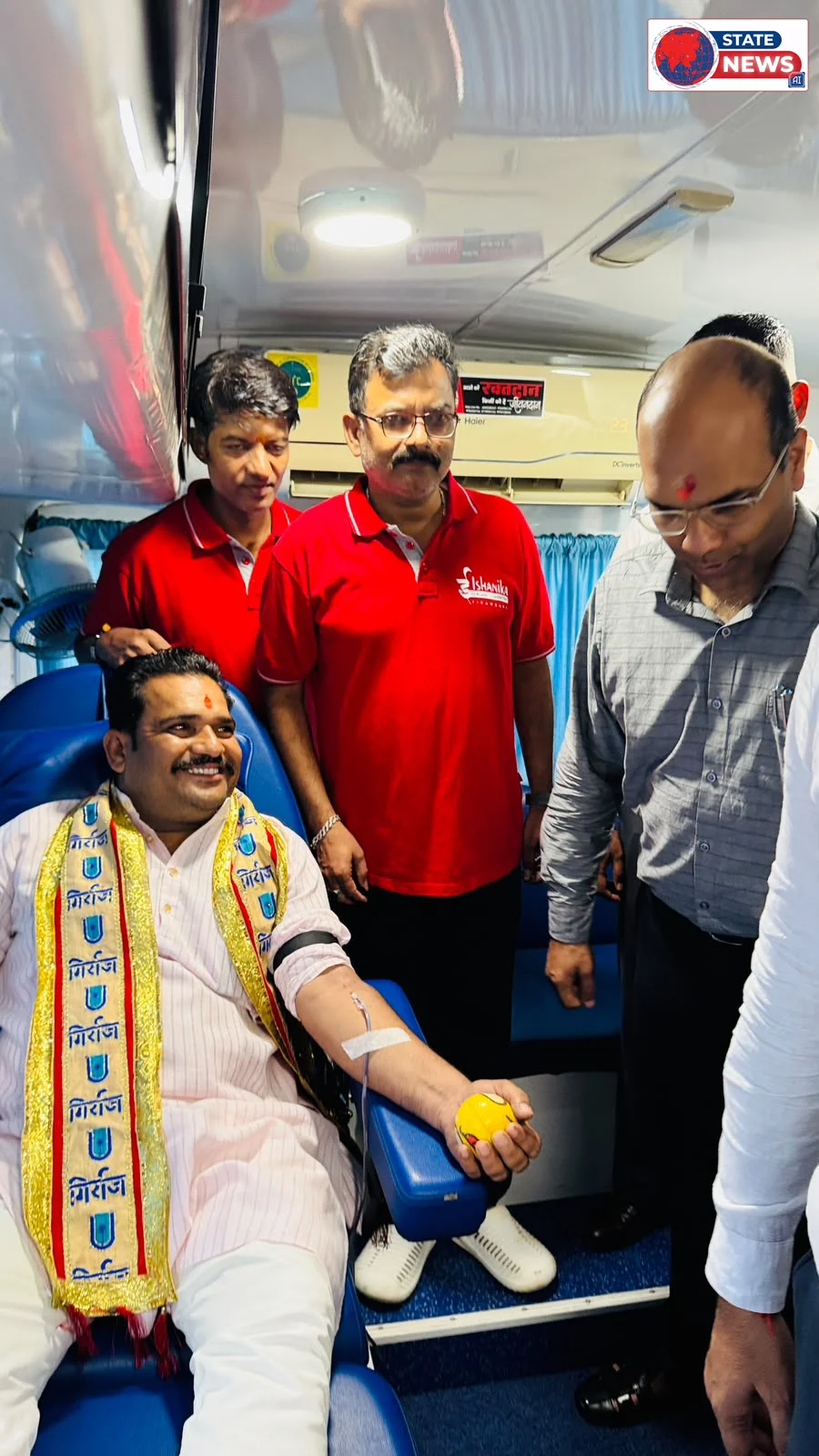 *टीकमगढ़ में सेवा संकल्प अभियान के तहत रक्तदान शिविर, 32 यूनिट रक्तदान*  *टीकमगढ़, 17 सितंबर।* सेवा संकल्प अभियान (17 सितंबर से 17 अक्टूबर) 