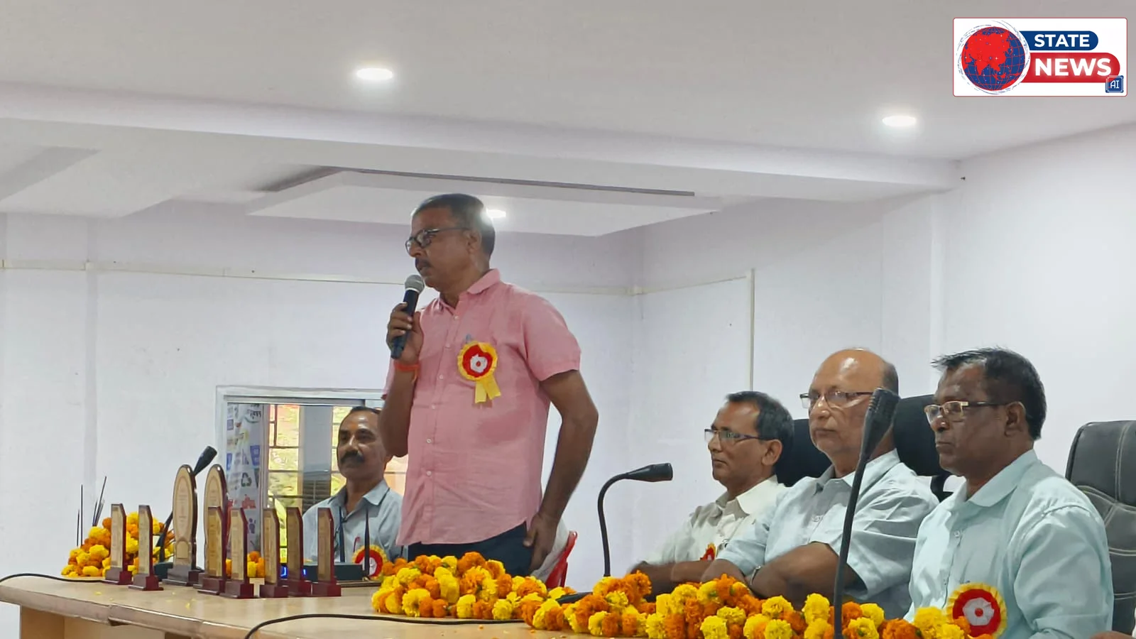 शिक्षा की गुणवत्ता और शिक्षक सम्मान का संदेश, सिहावल में राष्ट्रपति व राज्यपाल सम्मान प्राप्त शिक्षकों का हुआ सम्मान