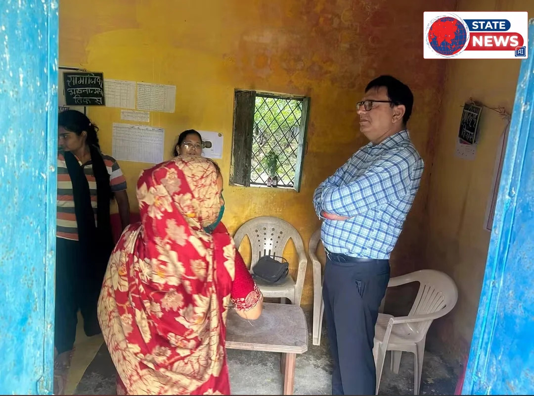पलेरा ब्लॉक में कलेक्टर ने किया विद्यालय का औचक निरीक्षणकम उपस्थिति पर शिक्षकों से मांगा जवाब, संकुल प्राचार्य व बीएसी को नोटिस के निर्देश