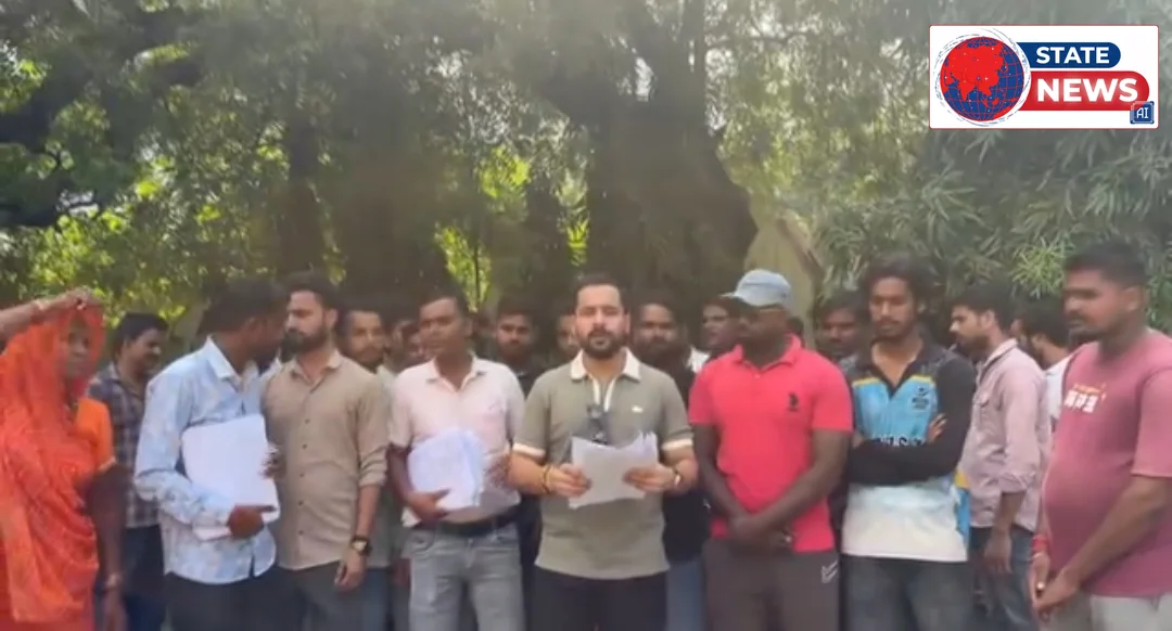 टीकमगढ़ में नौकरी के नाम पर महाठगी: 124 युवाओं से 60 लाख लेकर आरोपी फरार, SP को सौंपी पीड़ितों की लिस्ट, भोले-भाले युवाओं के भरोसे से खिलवाड