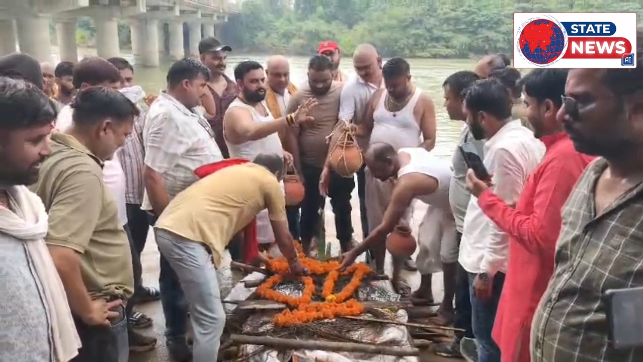 रीवा में अनोखा प्रदर्शन यूजीसी रोलबैक पर विरोध