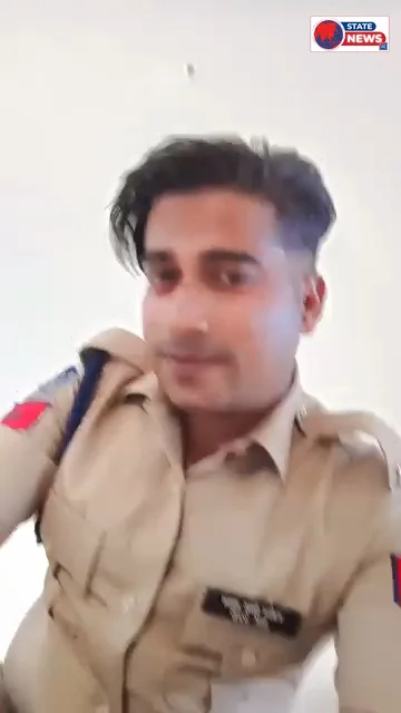 पुलिसकर्मी का वर्दी में रील, वीडियो वायरल।