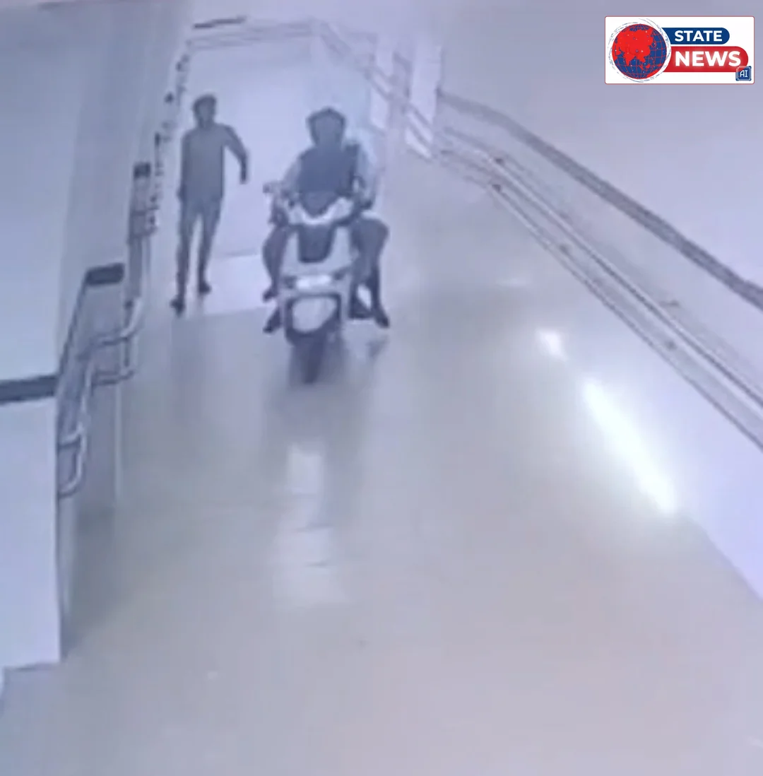 मरीजों के रैंप पर भाजपा नेता की दौड़ी ई-स्कूटी, CCTV में कैद हुआ मामला;