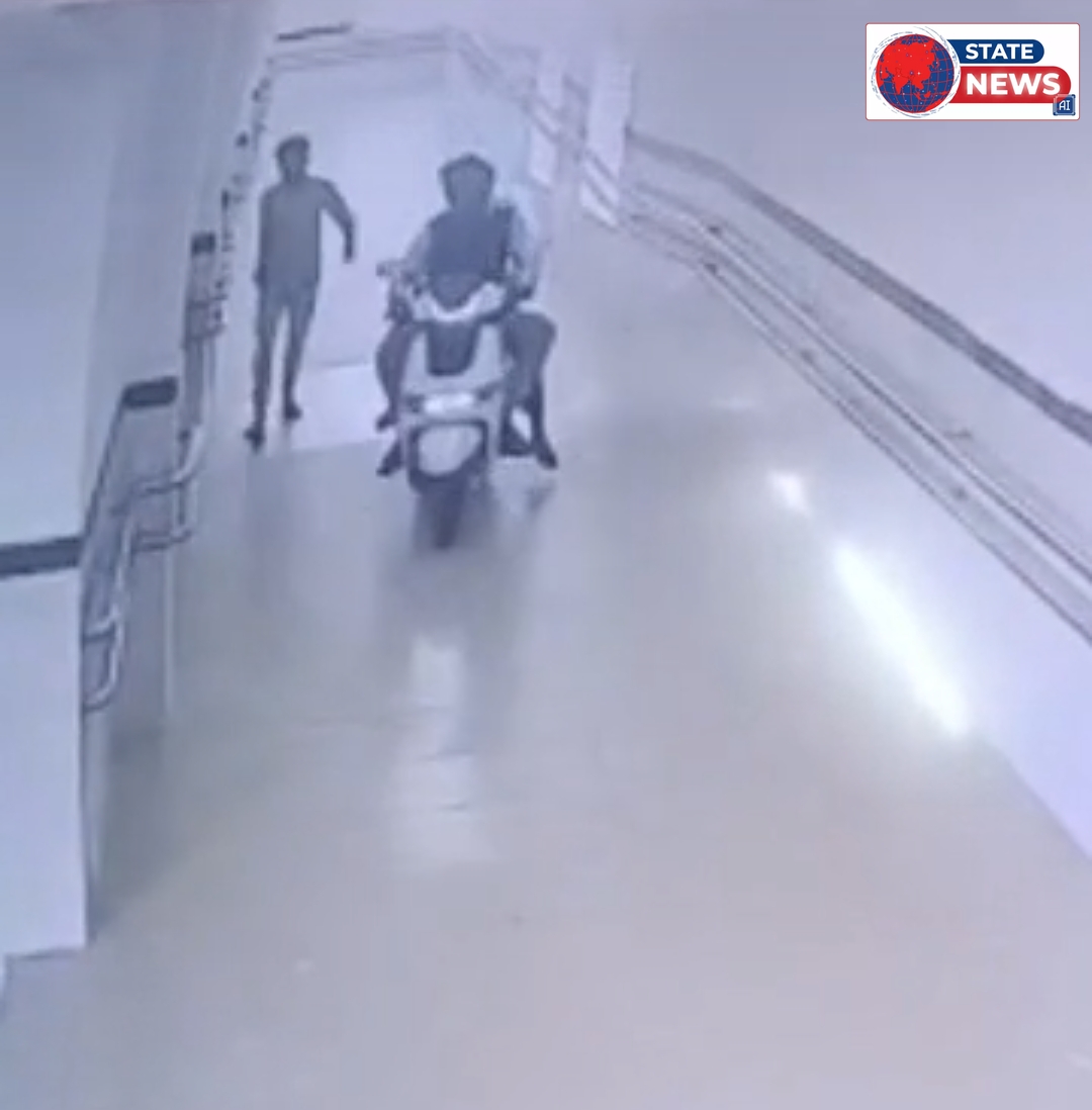 मरीजों के रैंप पर भाजपा नेता की दौड़ी ई-स्कूटी, CCTV में कैद हुआ मामला;