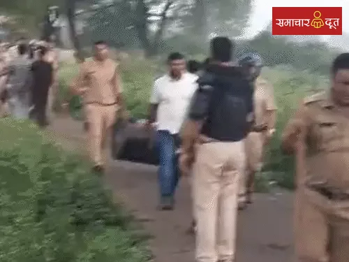 भोपाल के तरावली गांव में आबकारी विभाग का छापा:12 भट्टी, 30 से ज्यादा ड्रम-2 बॉयलर जब्त; 10-20 में पन्नी में बेचते थे शराब