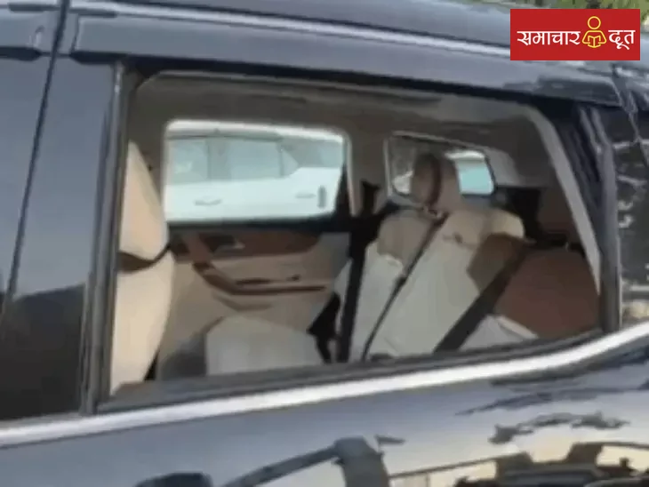 असम में भूपेश बघेल के काफिले पर पथराव, बोतलें फेंकी:कार के शीशे टूटे, काले झंडे दिखाने के बाद BJP-कांग्रेस कार्यकर्ताओं में झड़प, लाठीचार्ज