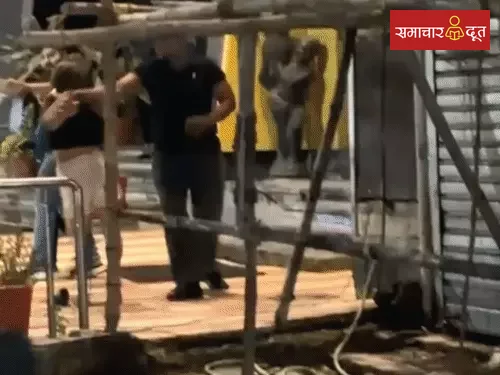 नशे में धुत लड़की का बार में बवाल, VIDEO:बिलासपुर में ₹10,000 बिल देखकर भड़की, महिला कर्मचारी को पीटा, वॉशरूम का शीशा तोड़ा