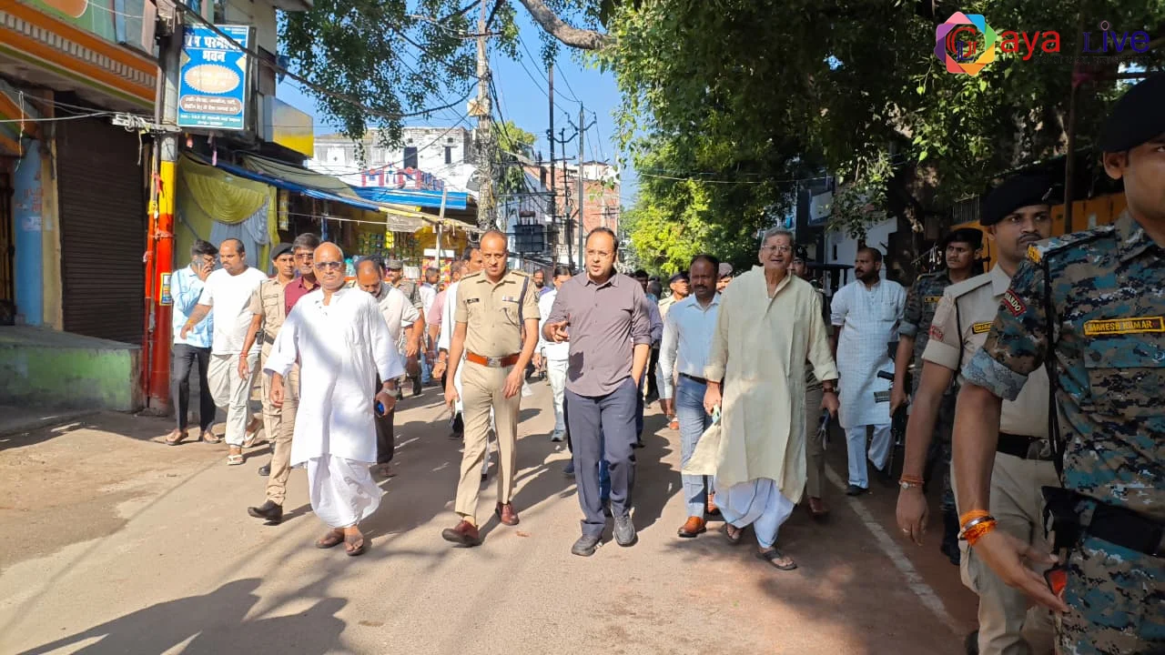 पितृपक्ष मेला 2026: तैयारियों के बीच जिला पदाधिकारी ने किया गया की गलियों का निरीक्षण