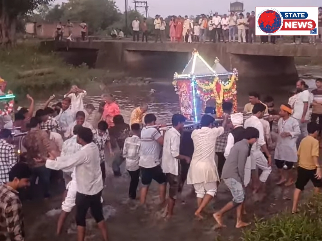 सहजपुर में धूमधाम से मनाई गई डोल ग्यारस: जयकारों के बीच जल विहार के लिए निकले बांके बिहारी और राम लला