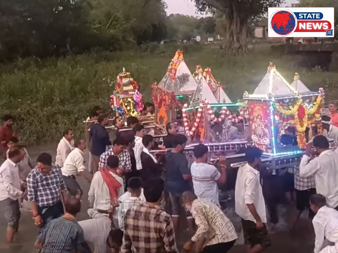 सहजपुर में धूमधाम से मनाई गई डोल ग्यारस: जयकारों के बीच जल विहार के लिए निकले बांके बिहारी और राम लला