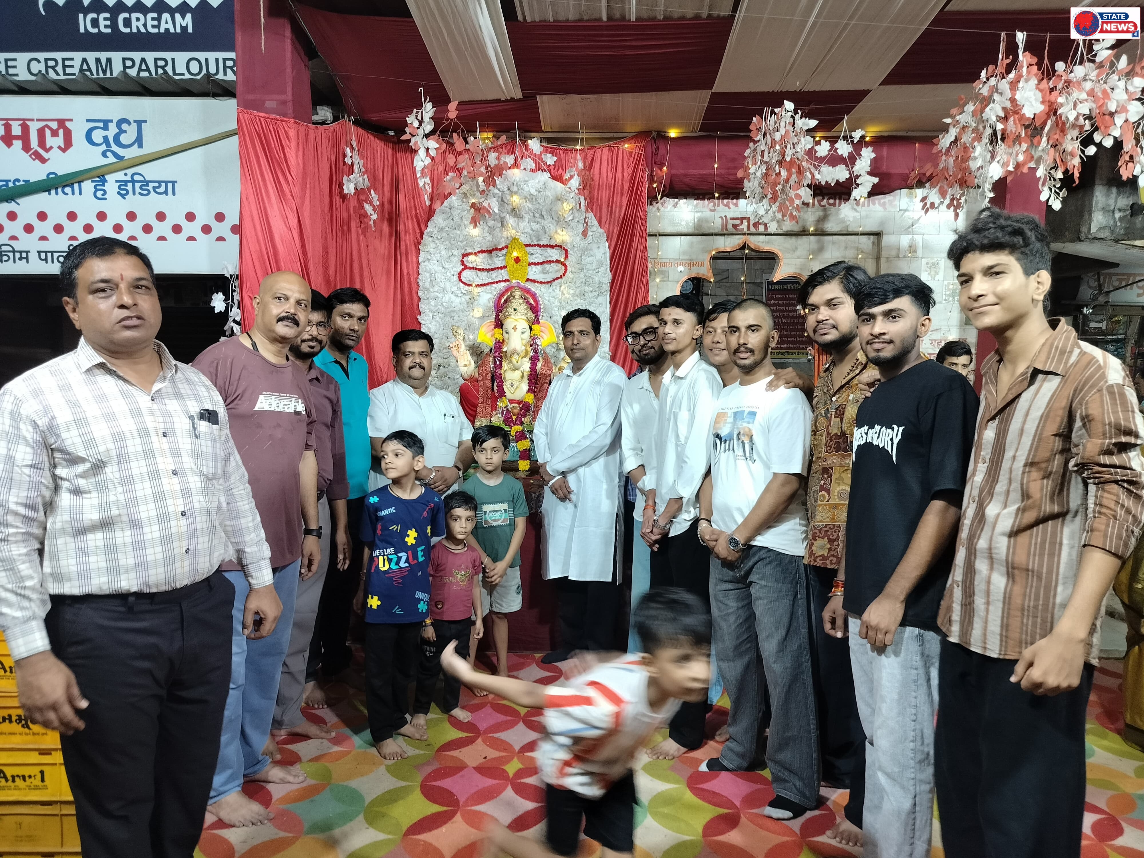 गणेश जी की आरती में गूंजा ‘वंदे मातरम्’, भक्ति के साथ राष्ट्रभक्ति का अनूठा संगम