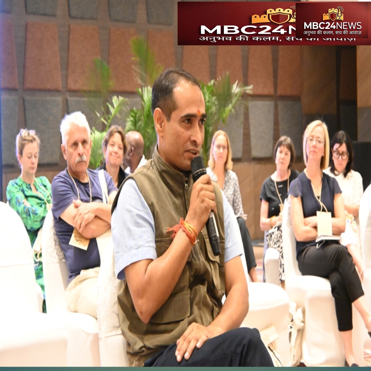 बर्ड विलेज मेनार का डंका विदेशों तक: 120 देशों के सामने बोले उदयपुर के बर्डमैन दर्शन 
मेनारिया, WWF ने किया आमंत्रित
इस वक्त की सबसे बड़ी खबर