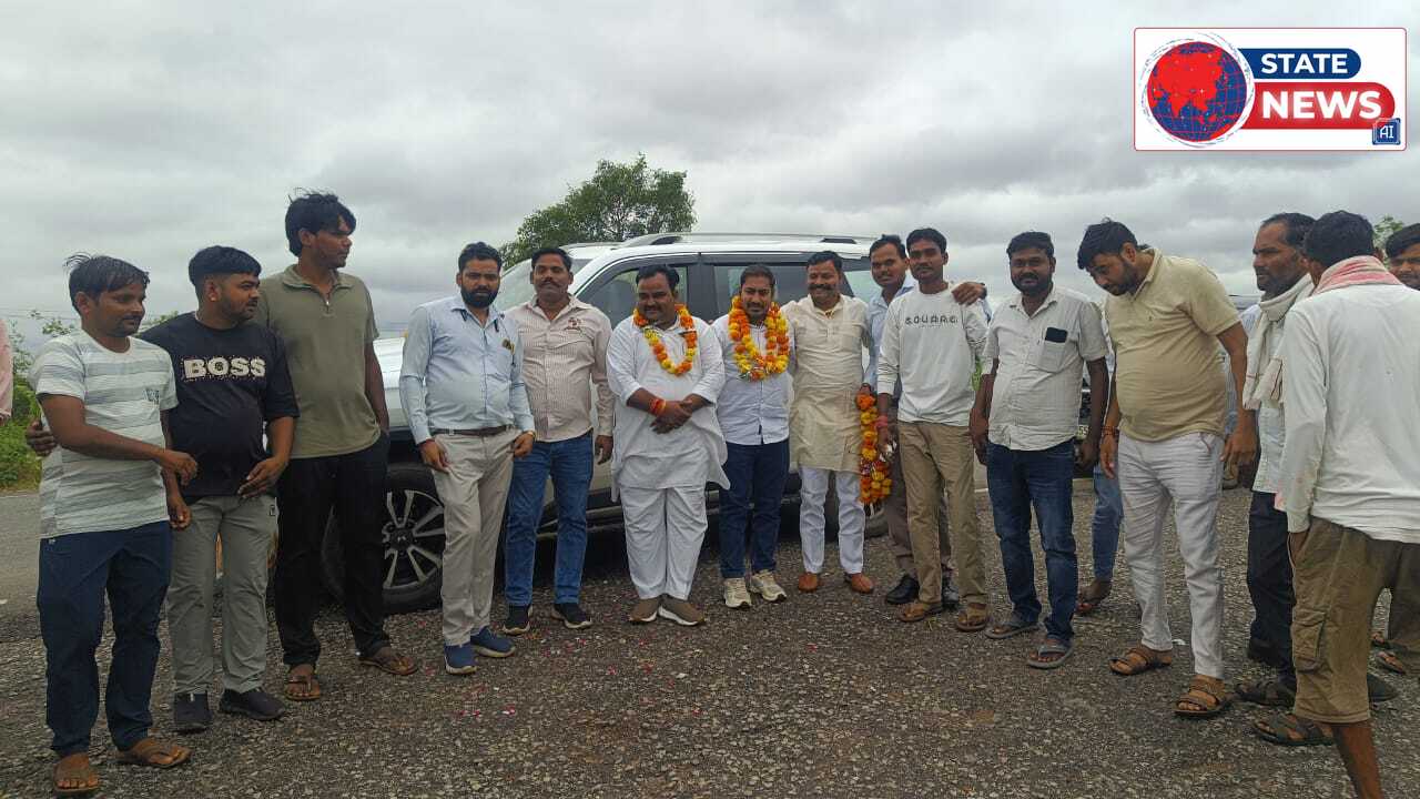 प्रांतीय कुशवाह समाज भिण्ड जिलाध्यक्ष दिलीप सिंह कुशवाह का मौ में भव्य स्वागत