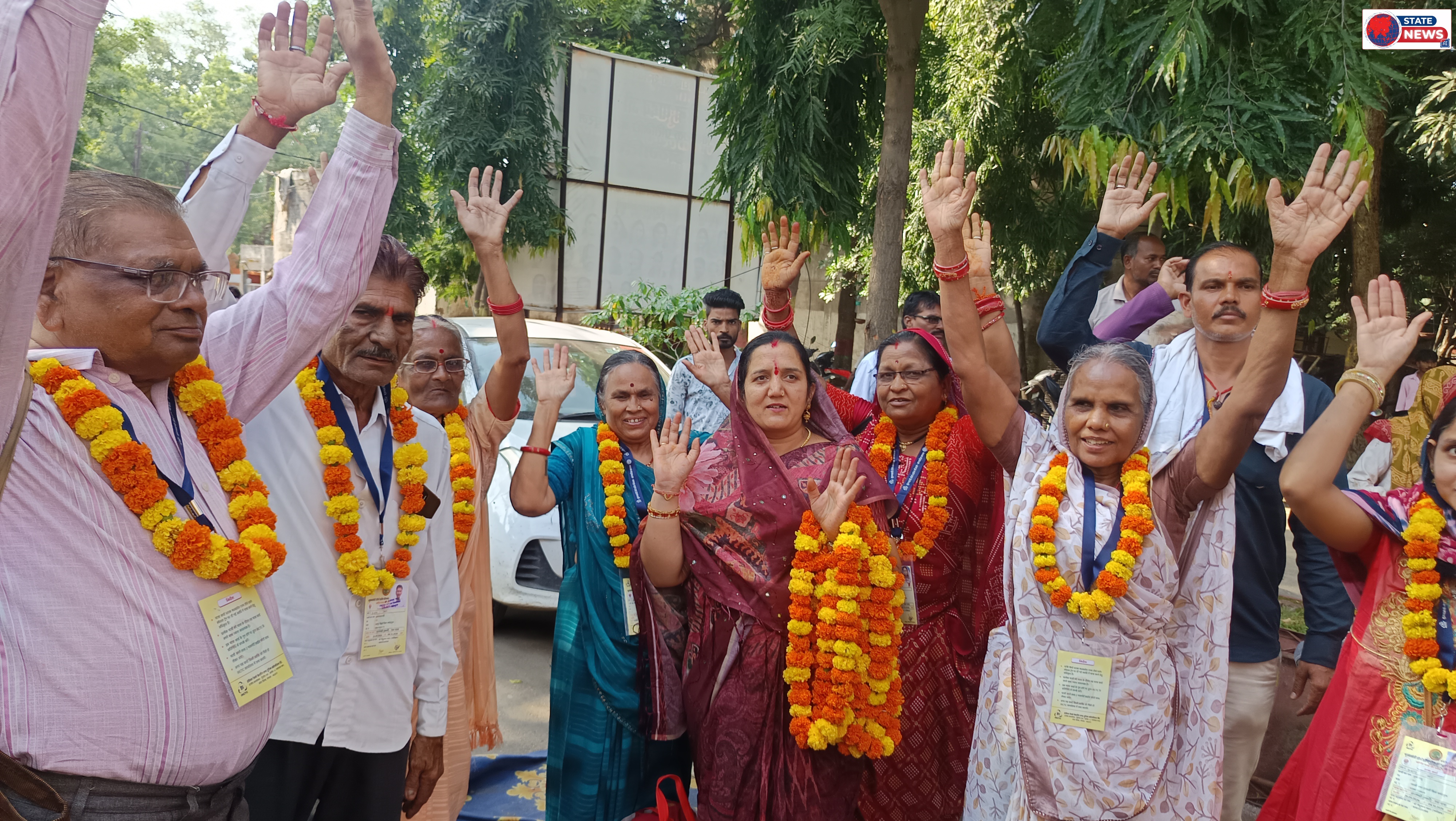 मुख्यमंत्री तीर्थदर्शन योजना के तहत 196 तीर्थयात्रियों का जत्था वाराणसी रवाना