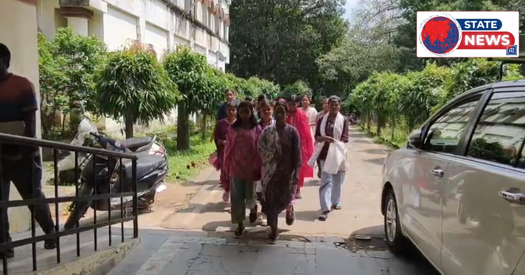 छात्रावास की छात्राओं ने कलेक्टर से की शिकायत, भोजन और साफ-सफाई को लेकर उठाए सवाल