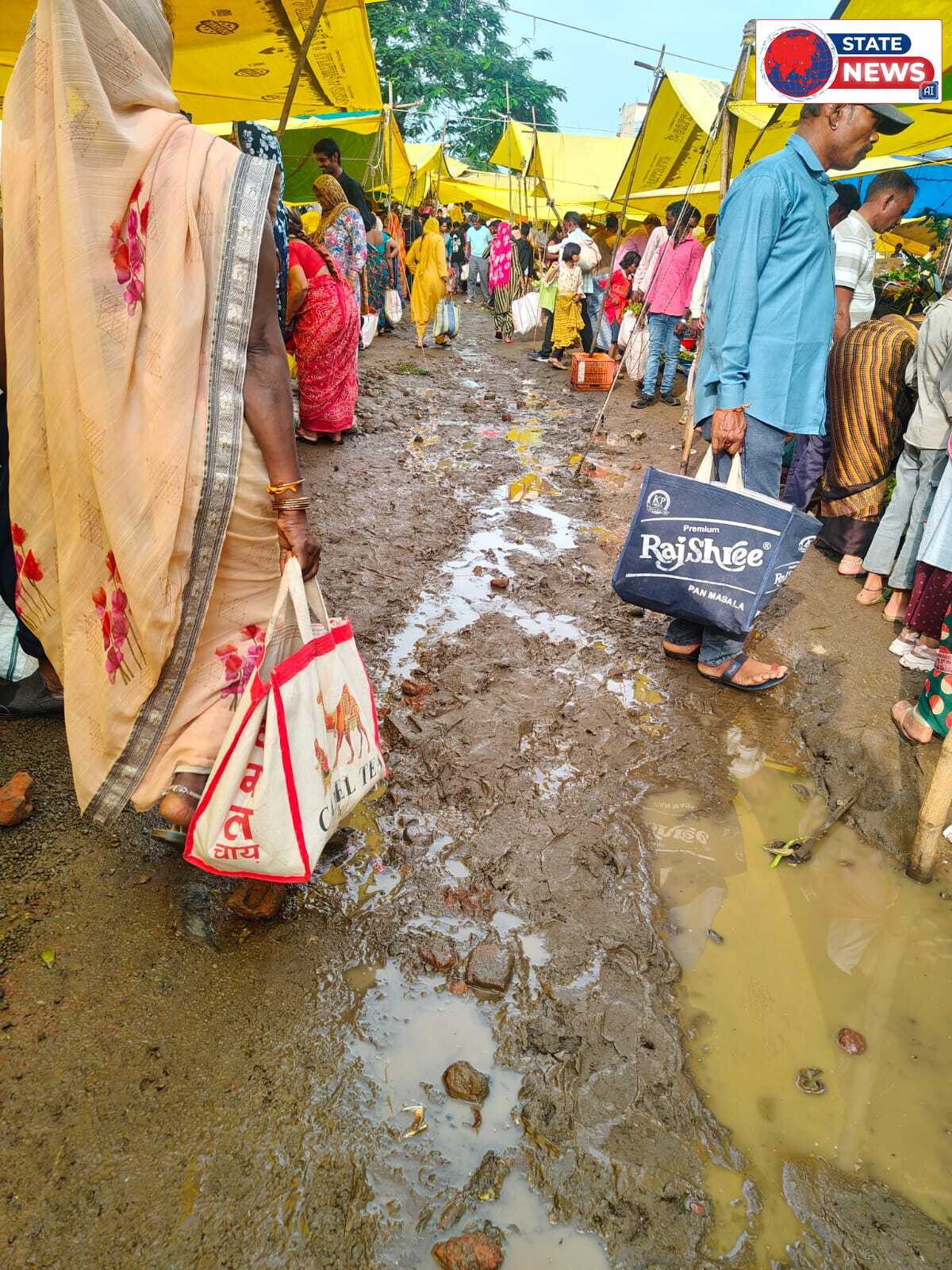 नेपानगर के वार्ड क्रमांक 4 में हाट बाजार में फैली गंदगी एवं अव्यवस्थाओं की शिकायत उपाध्यक्ष नगर पालिका ने कलेक्टर महोदय एवं नगर पालिका सीएमओ