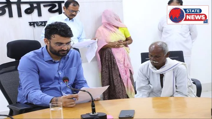 नीमच में आयोजित जनसुनवाई में कलेक्टर ने सुनी 71 आवेदकों की समस्याएं
