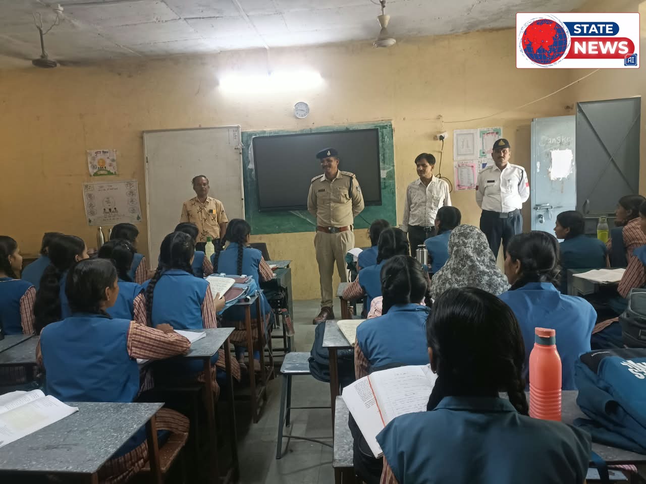 सड़क सुरक्षा की पाठशाला, विद्यार्थियों को यातायात नियमों का पाठ
