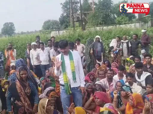 पन्ना में किसानों का उग्र प्रदर्शन, सामूहिक गिरफ्तारी देने पहुंचे