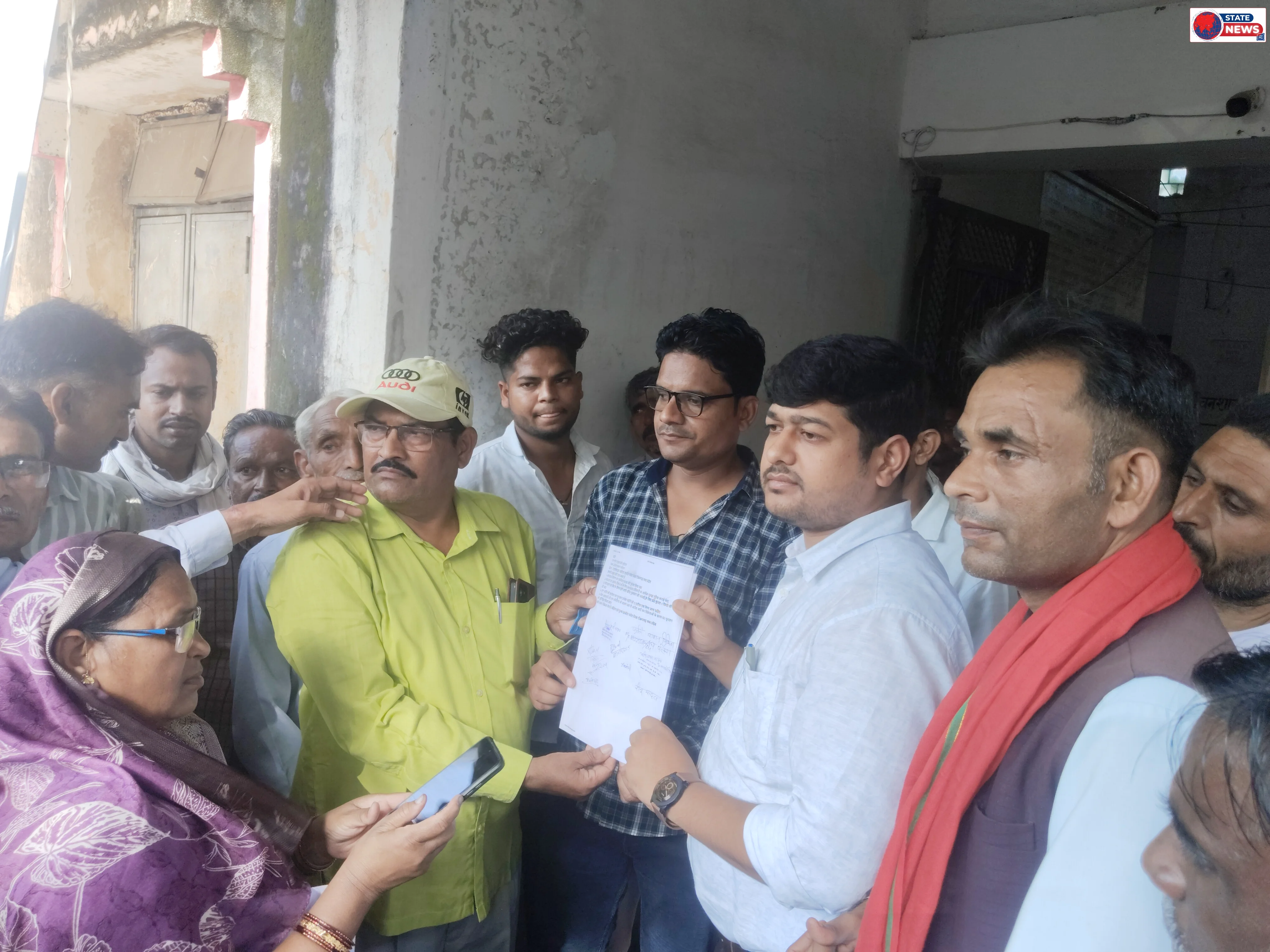 राशन विक्रेताओं ने पांच सूत्रीय मांगों को लेकर मुख्यमंत्री के नाम सौंपा ज्ञापन