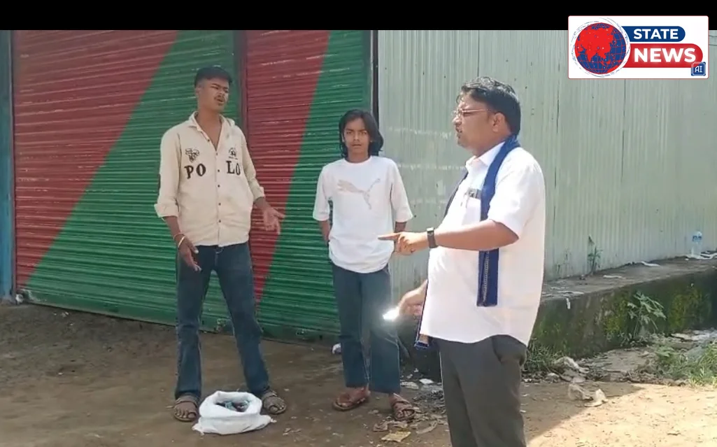 शराब ठेकेदारों क़ी मनमानी, दुकान बंद पर बाहर से बेच रहे शराब 