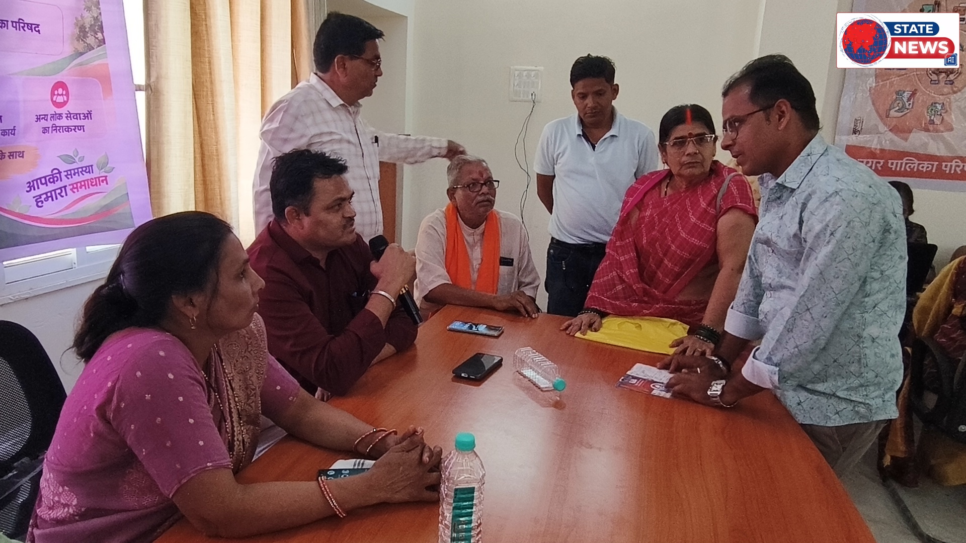 नेपानगर में सेवा सेतु अभियान के शिविर की जानकारी नहीं मिलने पर नगर पालिका उपाध्यक्ष सरला प्रवीण काटकर ने सीएमओ को लगाई फटकार