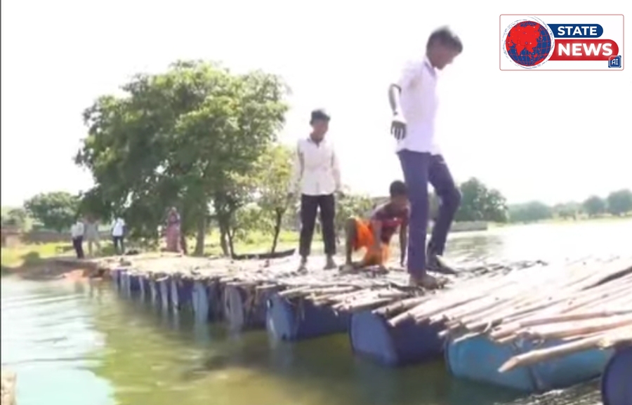 ग्रामीणों का अनोखा पुल निर्माण प्रयास