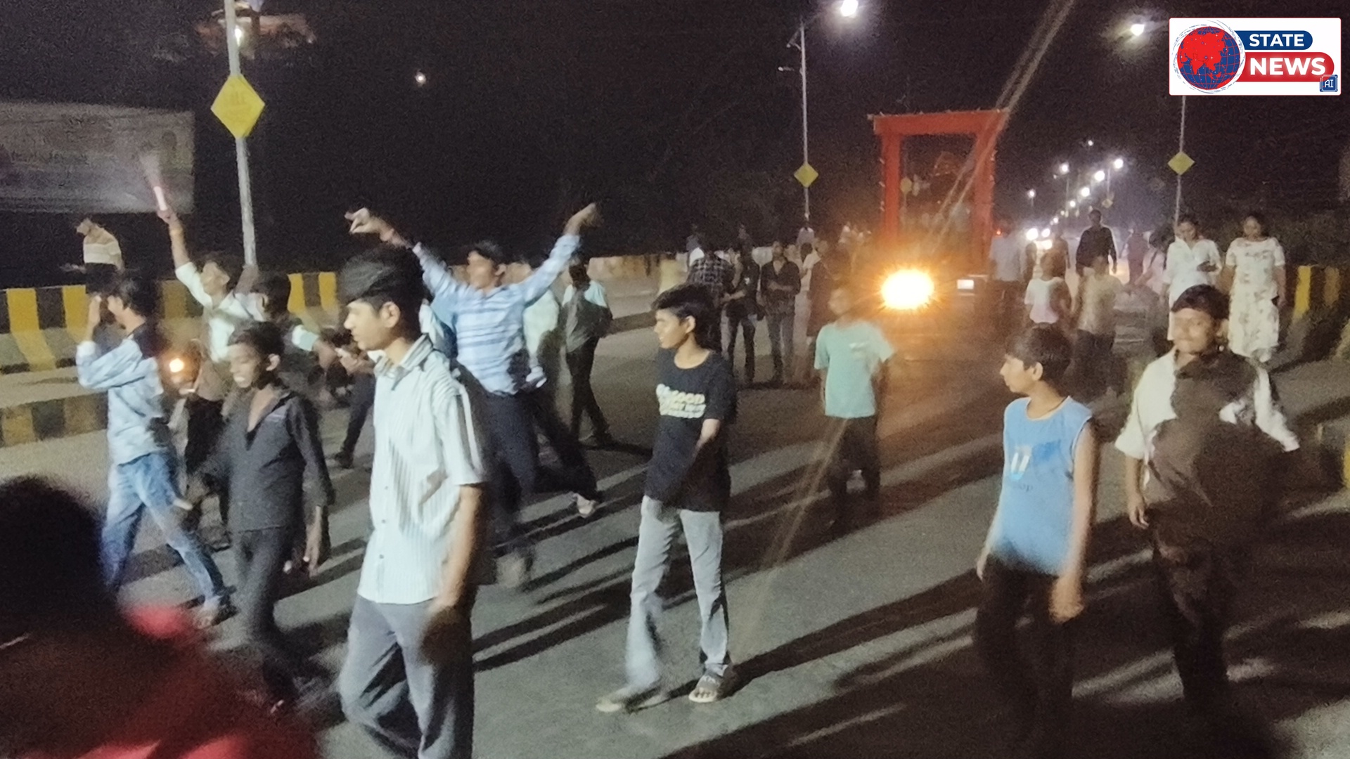 नेपानगर में माता रानी की भव्य प्रतिमाओं का भव्य स्वागत, ढोल-डीजे पर माता रानी की धुन पर नाचते-गाते स्थापना स्थल तक पहुंचे भक्त