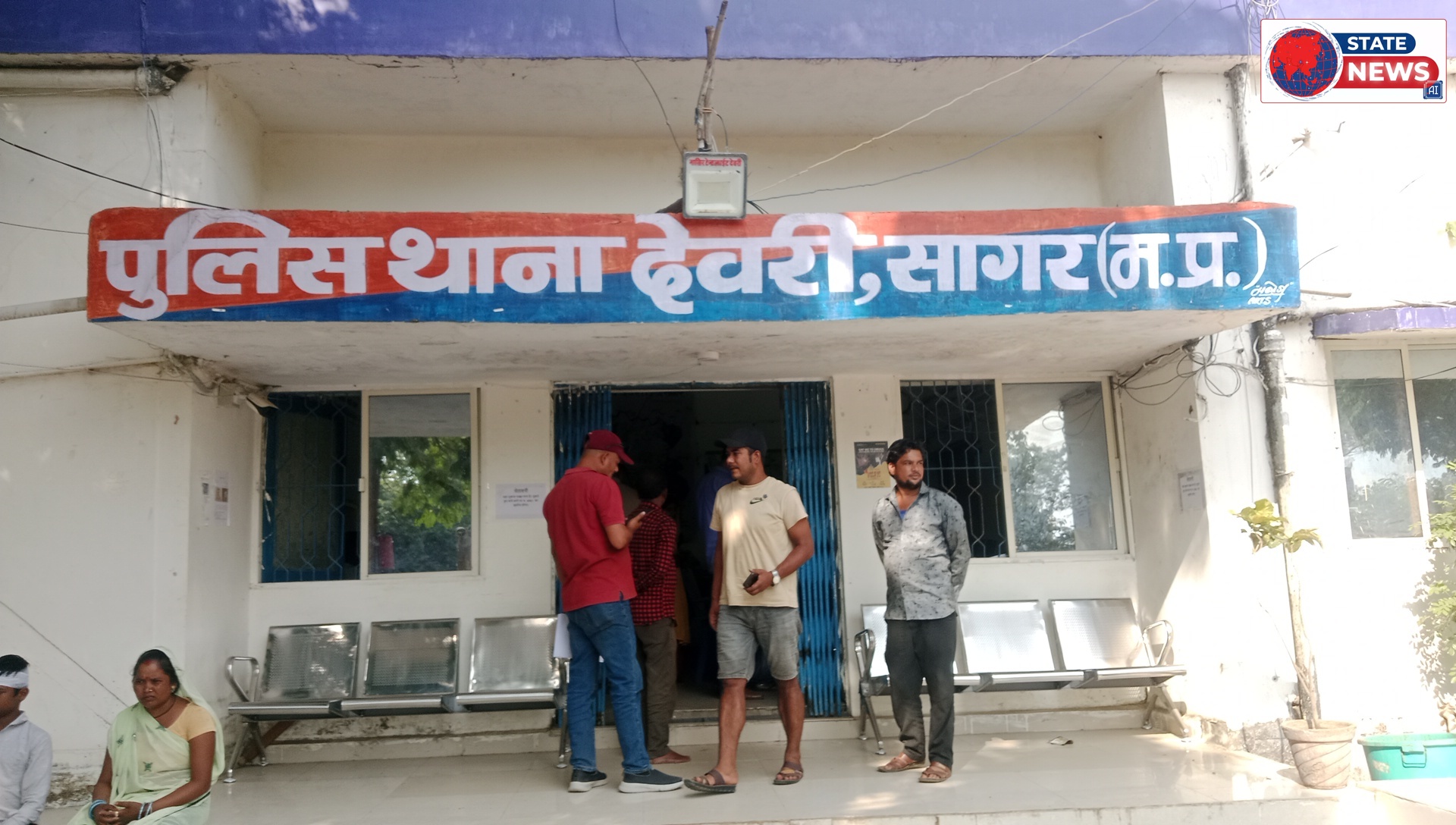 देवरी में जुआ फड़ पर पुलिस की दबिश, तीन गिरफ्तार पांच आरोपी फरार, नकदी, मोबाइल और पांच दोपहिया वाहन सहित 4.35 लाख रुपये की सामग्री जब्त