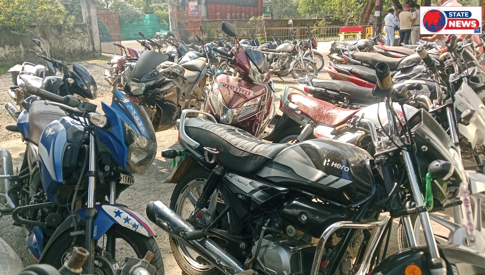 देवरी में जुआ फड़ पर पुलिस की दबिश, तीन गिरफ्तार पांच आरोपी फरार, नकदी, मोबाइल और पांच दोपहिया वाहन सहित 4.35 लाख रुपये की सामग्री जब्त