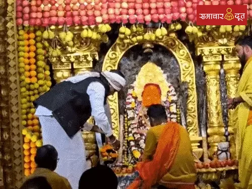 मां बम्लेश्वरी मंदिर किसका, ट्रस्ट, राजपरिवार या गोंड-आदिवासी समाज का:पूजा पद्धति पर विवाद, भवानी बहादुर बोले- परंपरा बदली, सभी समाजों को मि