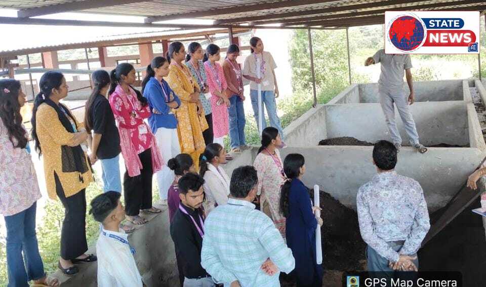 प्राकृतिक एवं जैविक खेती की बारीकियां समझने गौशाला पहुंचे विद्यार्थी